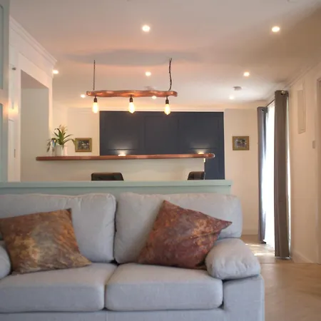 بيت للعطل The Garden Retreat كيلارني